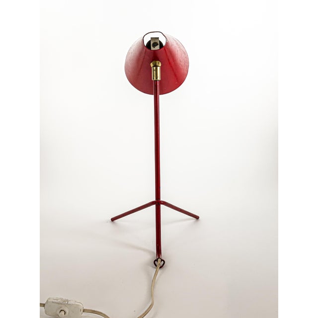1950s Swedish Modern Table Lamp in Red Lacquered Metal, Sweden, 1950s For Sale - Image 5 of 9