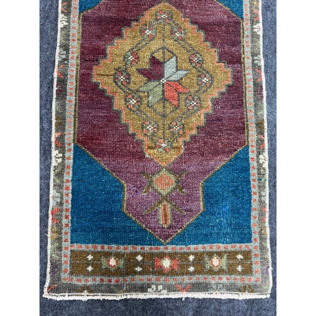 Contemporary Turkish Yastik Rug 1'6" x 2'10" For Sale - Image 3 of 5