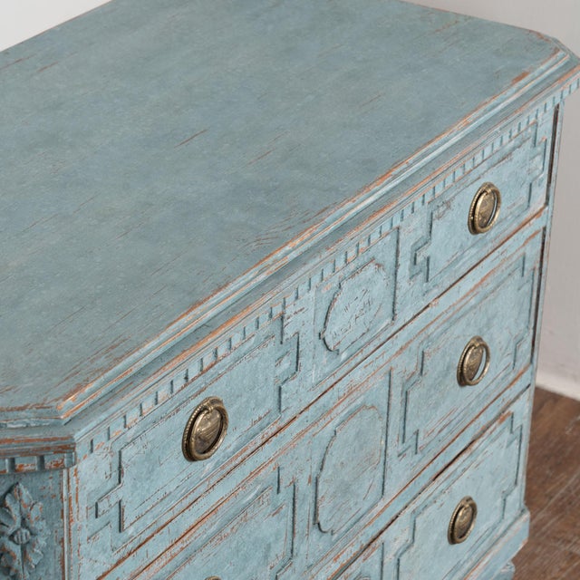 19th Century Swedish Pair of Blue Chest of Three Drawers or Nightstands For Sale - Image 9 of 17