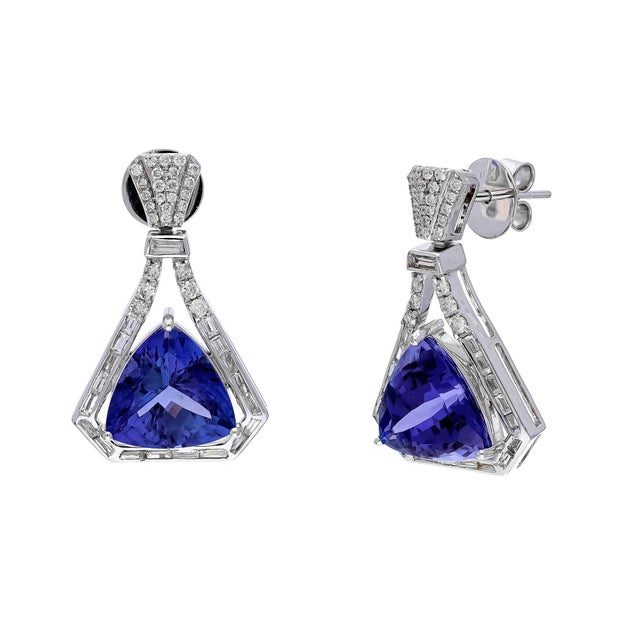 2020s Natural Tanzanite Earring With Diamond in 18k Gold For Sale - Image 5 of 7