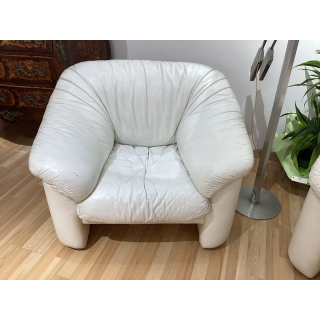 White Leather Armchairs, 1970s, Set of 2 For Sale - Image 6 of 18