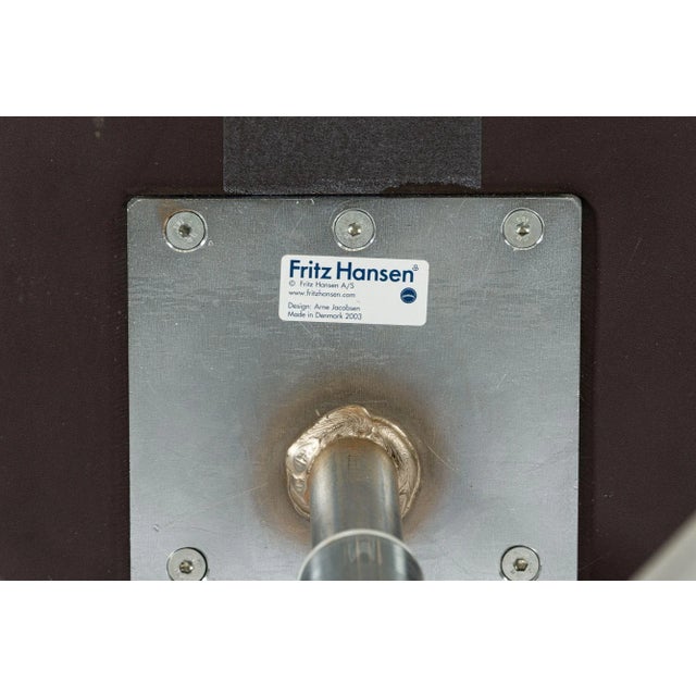 Brown Mid Century Danish Modern Swan Chair by Arne Jacobsen for Fritz Hansen For Sale - Image 10 of 15