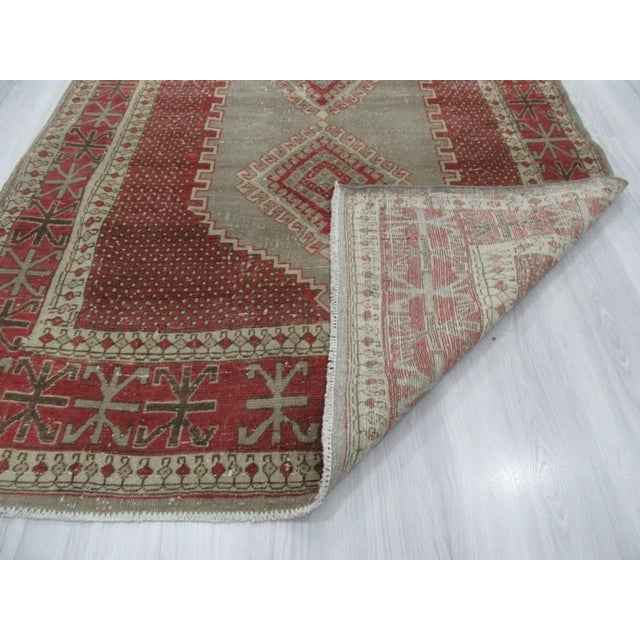 Mid 20th Century 1960s Vintage Turkish Wool Rug - 4′6″ × 7′11″ For Sale - Image 5 of 6