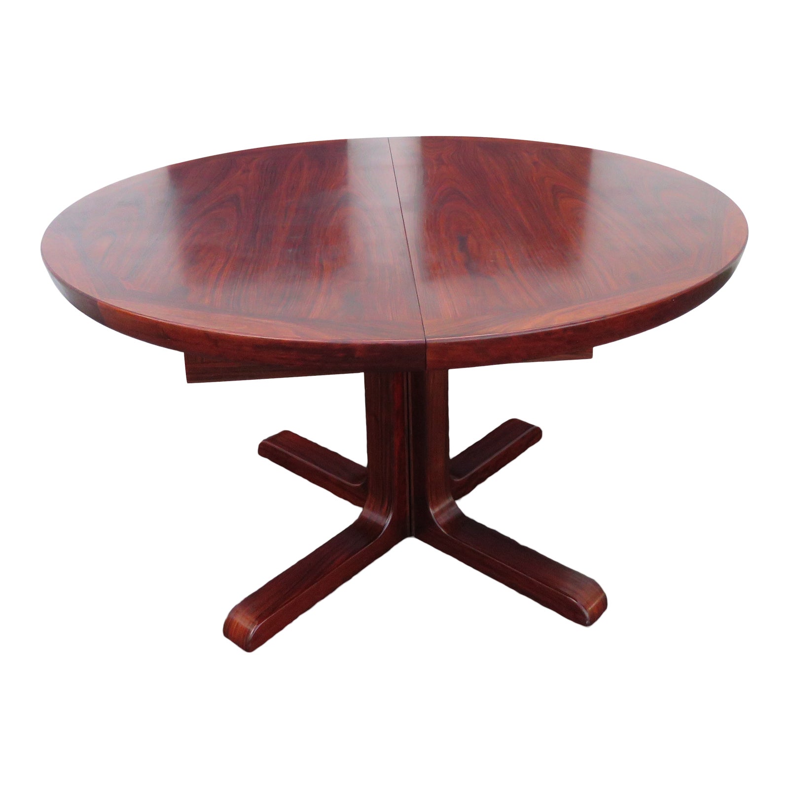 Danish Modern Mid Century Rosewood Round Pedestal Dining Table With 2
