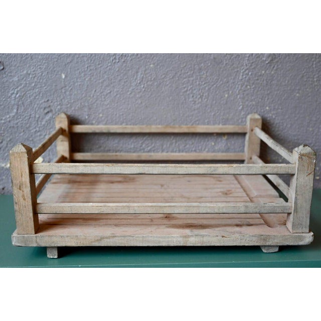 If we do not know the exact function of this old wooden draining board, we leave you the opportunity to imagine its new...