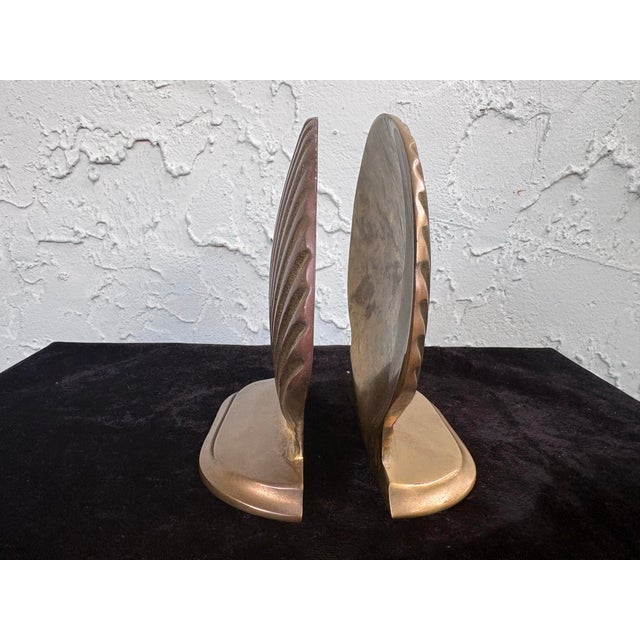Vintage Brass Scallop Shell Bookends by Andrea by Sadak – Nautical Art Deco Set of 2 For Sale In Orlando - Image 6 of 8