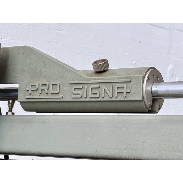 Hydraulic Height-Adjustable Table with Integrated Work Light from Nike Eskilstuna, Sweden, 1950s For Sale - Image 17 of 18