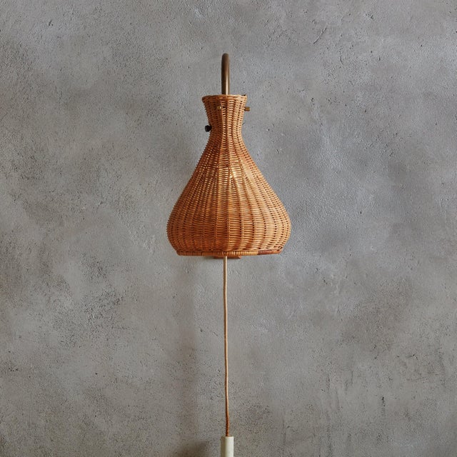 Mid 20th Century Danish Modern Rattan + Brass Pivoting Wall Light, 20th Century For Sale - Image 5 of 11