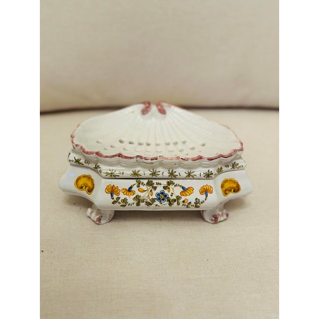 White Vintage Italian Shell Shaped Berry Server For Sale - Image 8 of 9
