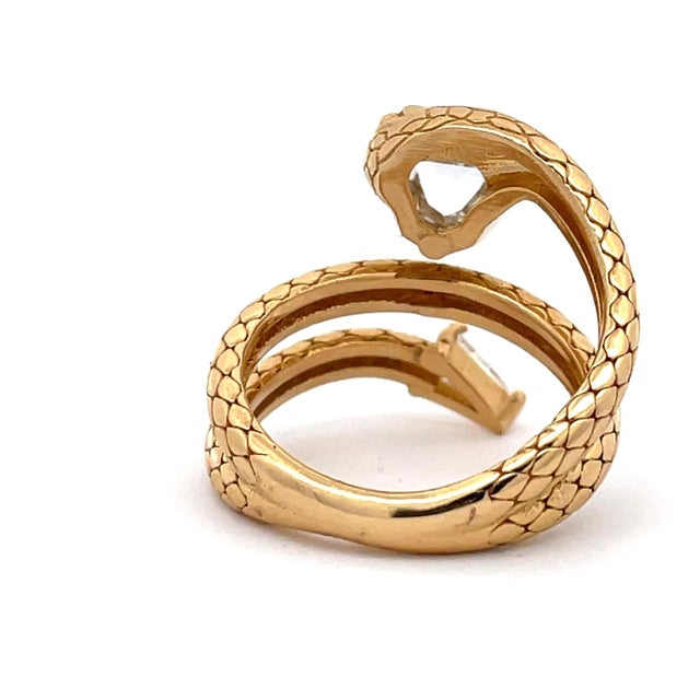 18k Yellow Gold Gia Certified 0.73ct I Vvs2 Diamond Serpent Ring, Size 5.5 For Sale - Image 4 of 6