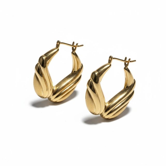 Metal Late 20th Century 14k Yellow Gold Florentine Engraved Hoop Earrings, A Pair For Sale - Image 7 of 9