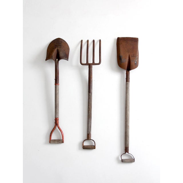 Brown Vintage Garden Tool Set For Sale - Image 8 of 16
