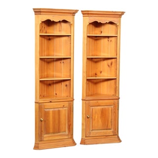 Thomasville 'Replicas 1800' Pair of Pine Corner Cabinets For Sale