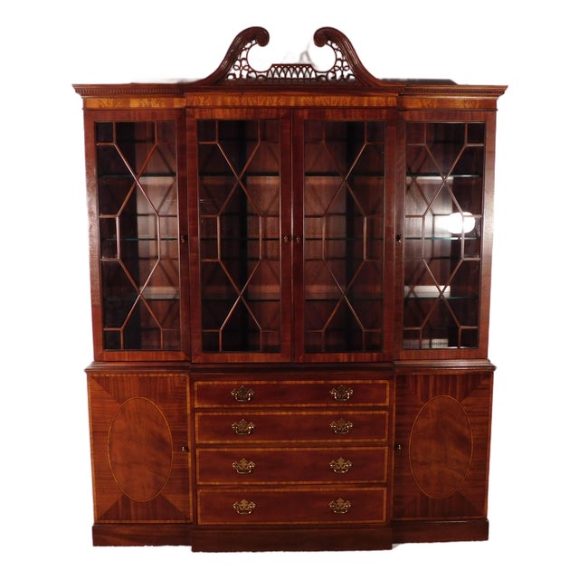 Baker Historic Charleston Flame Mahogany Chippendale Breakfront China Cabinet For Sale