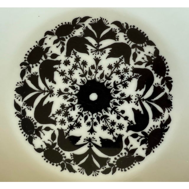 Mid 20th Century Set of 6 Mid 20th Century Rosenthal Small Plates in the "Hilton" Pattern For Sale - Image 5 of 11
