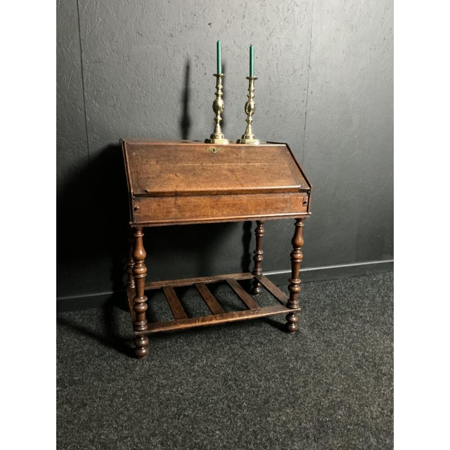 William and Mary Oak Bureau, 1700s For Sale - Image 6 of 7