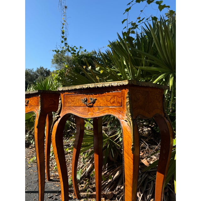 French Pair of Antique French Louis XV-Style Nightstands | Marquetry Bedside Tables For Sale - Image 3 of 6