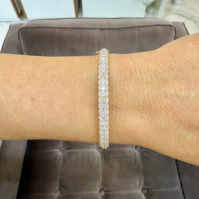 Gold 18k Yellow Gold 2.95ct Scalloped Edge Pave Set Three Row Diamond Bangle Bracelet For Sale - Image 8 of 8