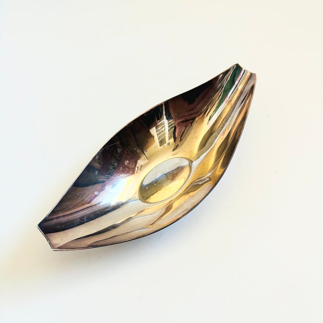 Mid-Century Modern Mid Century Silverplate Bowl by Reed and Barton For Sale - Image 3 of 10