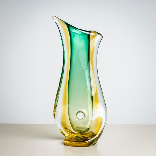 Mid-Century Modern Mid-20th Century Green Glass Vase by Seguso Vetri d’Arte, Italy For Sale - Image 3 of 8
