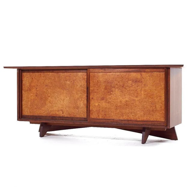 Mid-Century Modern George Nakashima for Widdicomb Model 205 Mid Century Walnut and Carpathian Elm Sideboard Credenza For Sale - Image 3 of 12