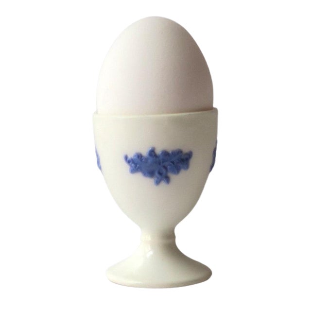 Blue and White Porcelain Egg Holder Cup For Sale
