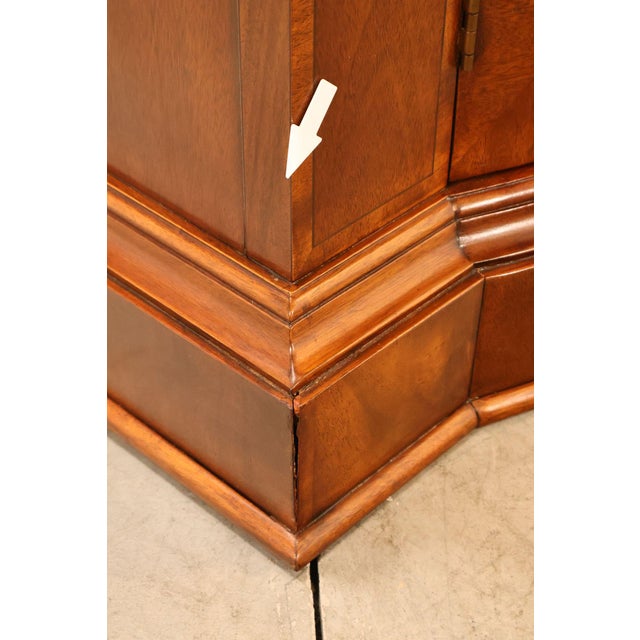 Baker Georgian Style Mahogany Bowfront China Cabinet For Sale In Philadelphia - Image 6 of 18