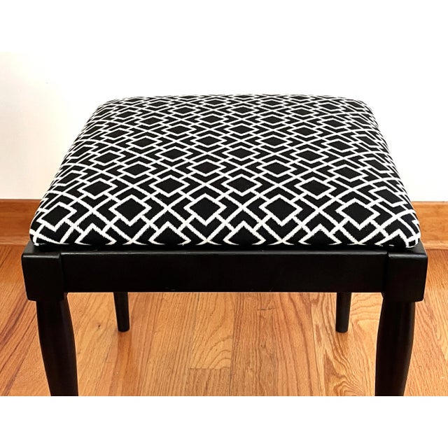 Black Black & White Piano Bench For Sale - Image 8 of 10