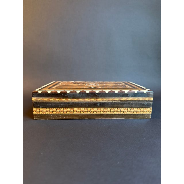 Late 19th Century Spanish Wooden Marquetry Cigar Box For Sale - Image 5 of 9