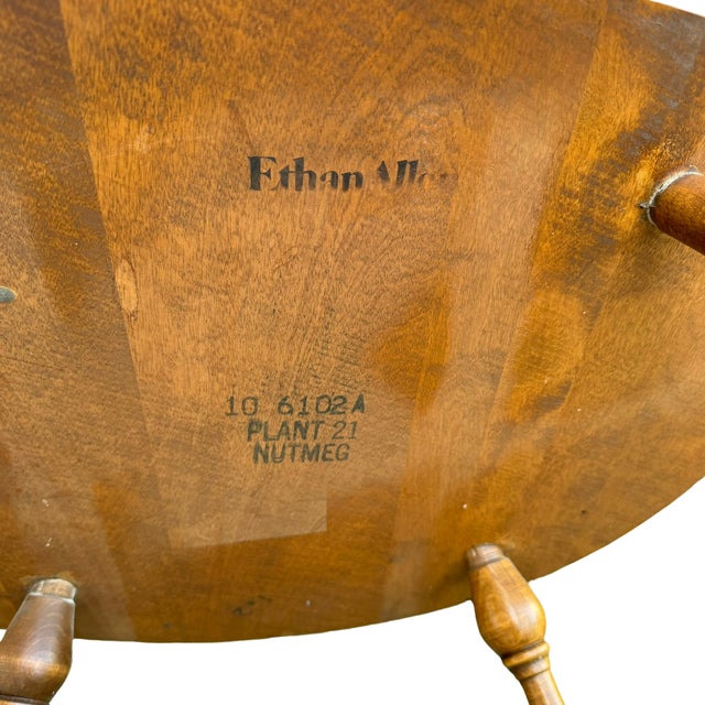 Wood Vintage Ethan Allen Heirloom Maple Nutmeg Comb‑Back Windsor Arm Chairs – Pair For Sale - Image 7 of 9