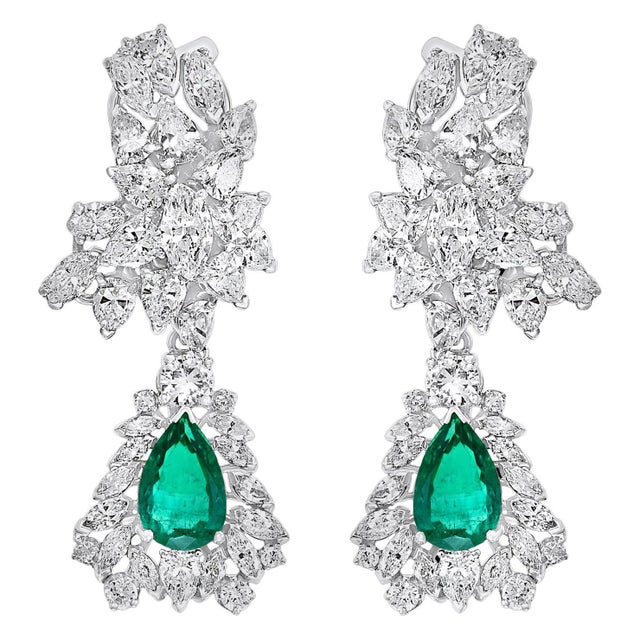 Modern 1960 Agl Certified Colombian Minor Traditional Emerald Diamond Drop Earrings Pt For Sale - Image 3 of 8