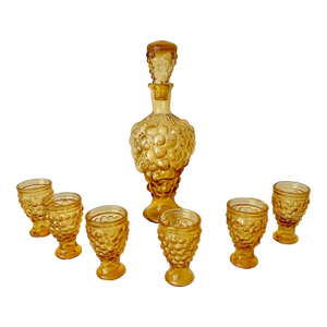 Mid 20th Century Modern Empoli Italian Amber Glass Grape Decanter Set & 6 Cordial/Shot Glasses.
