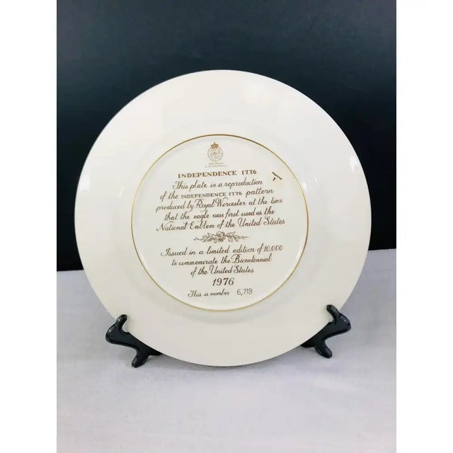 Metal Royal Worcester Independence 1776 Bicentennial Plate Eagle Limited No. 6719 1976 For Sale - Image 7 of 7