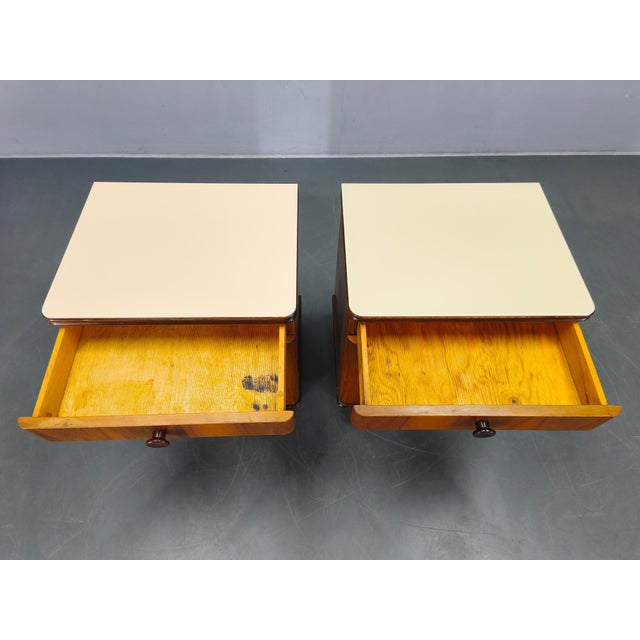 Wood Mid-Century Modern Walnut Nightstands with Glass Tops, 1950s, Set of 2 For Sale - Image 7 of 15