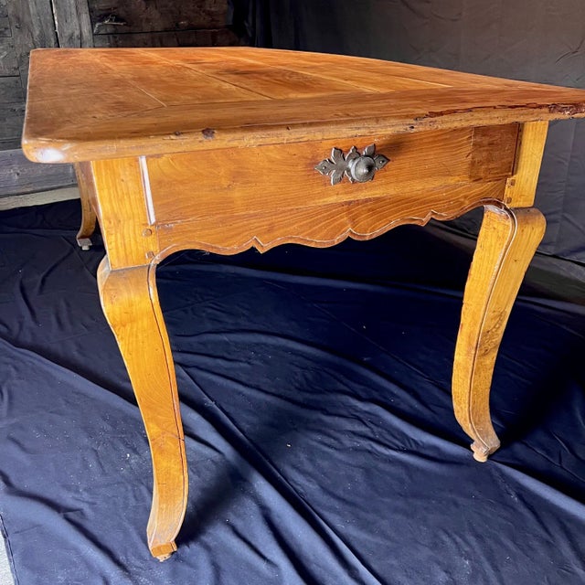 Antique French Farmhouse Dining Table With Scalloped Apron and Two Drawers For Sale - Image 11 of 14