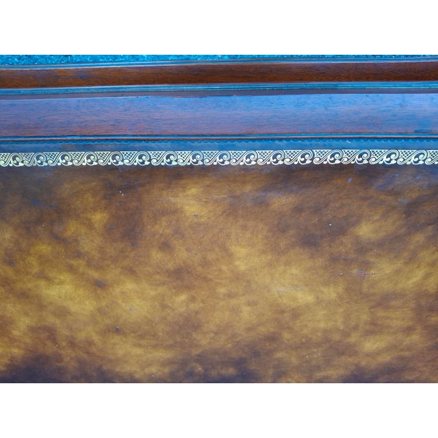 1940s English Regency Style Tooled Leather Inset Mahogany Two-Tier Coffee Table For Sale - Image 9 of 15