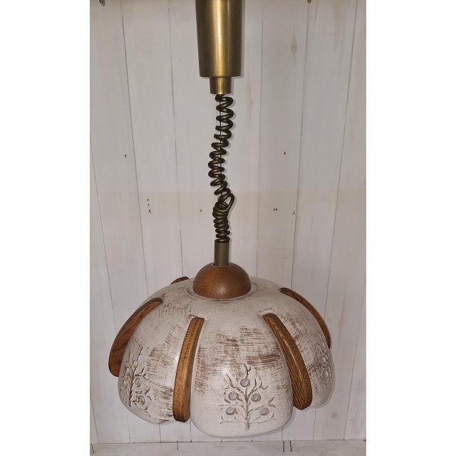 Vintage Height-Adjustable Ceiling Lamp with Beige Ceramic Shade and Oak Wood Segments from Fischer-Leuchten, 1980s For Sale - Image 4 of 8