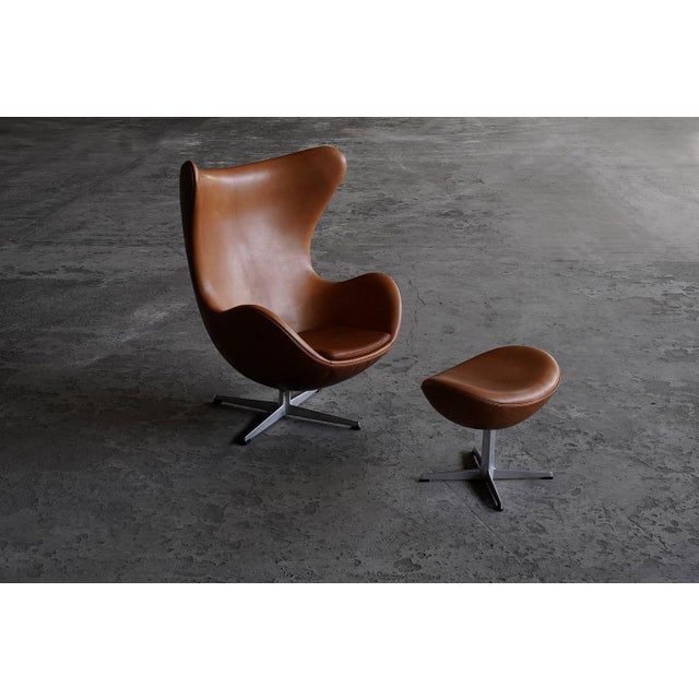 Set of Early Egg Chair and Ottoman by Arne Jacobsen for Fritz Hansen, Denmark, 1960s For Sale - Image 11 of 11