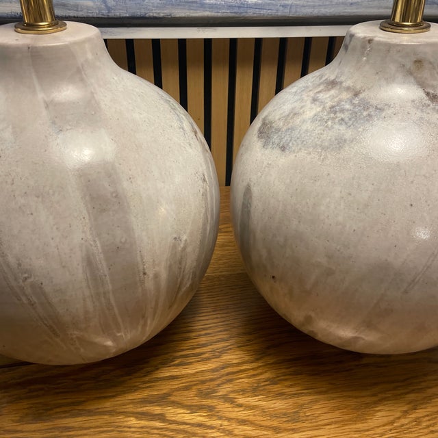 Late 20th Century Pair of Vintage Ceramic Table Lamps – Organic Modern Sculptural Pottery, Mineral Glaze (Kelly Wearstler Style) For Sale - Image 5 of 12