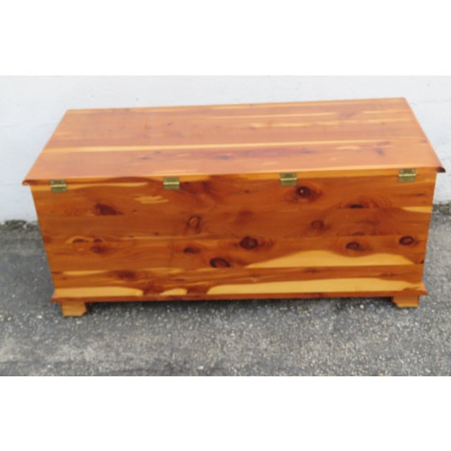 Traditional Solid Cedar Hope Chest Blanket Trunk Bench 6175 For Sale - Image 3 of 18