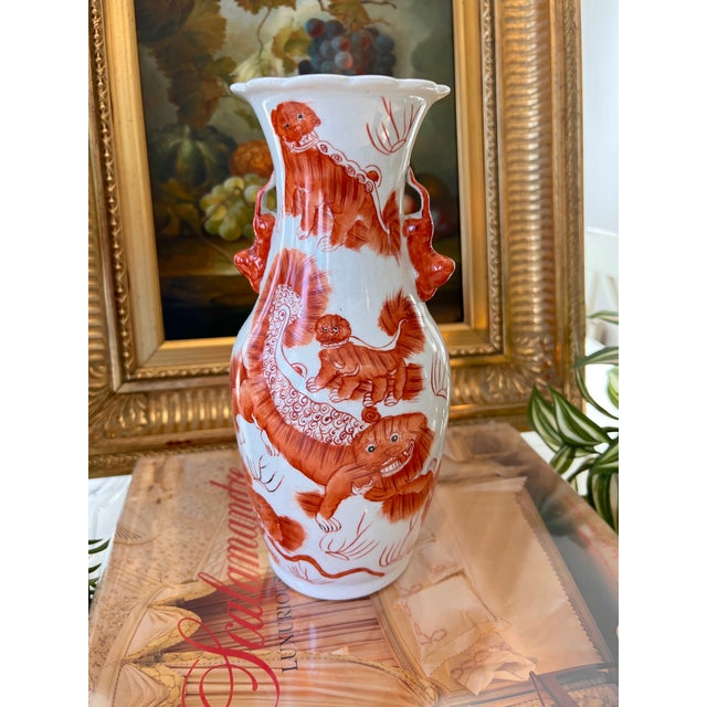 Vintage Chinese Porcelain Vase With Red Foo Lions For Sale - Image 12 of 14