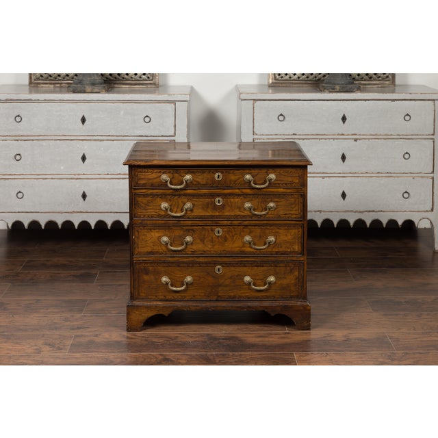 Early 19th Century English 1800s George III Burl Wood Four-Drawer Commode with Feather Banding For Sale - Image 5 of 12