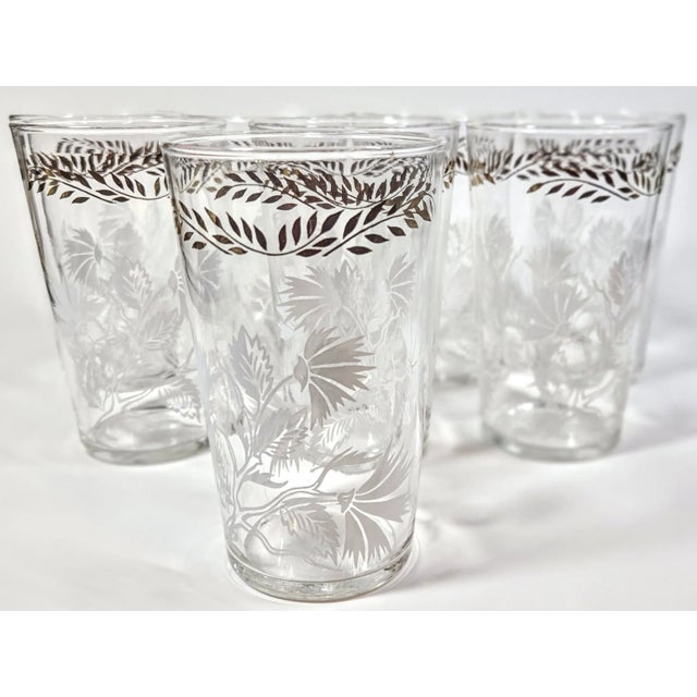Early 20th Century Vintage Art Deco Gold and White Floral Tumblers- Set of 8 For Sale - Image 5 of 11