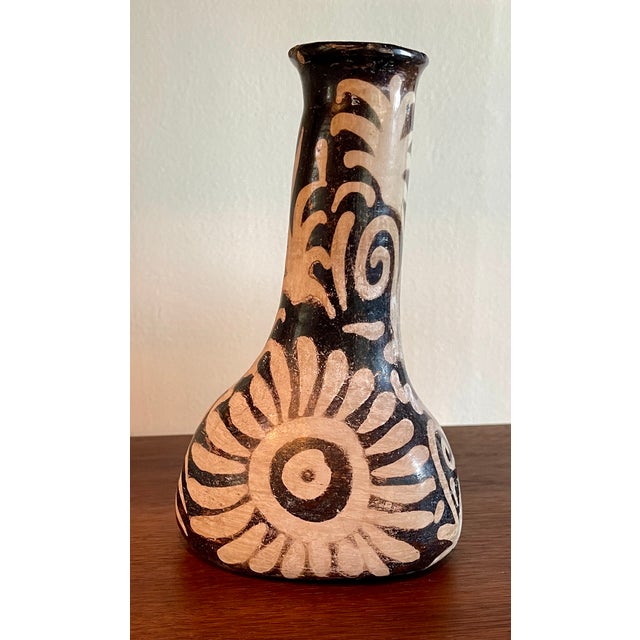Tribal Vintage Honduran Lenca Pottery Vase For Sale - Image 3 of 7