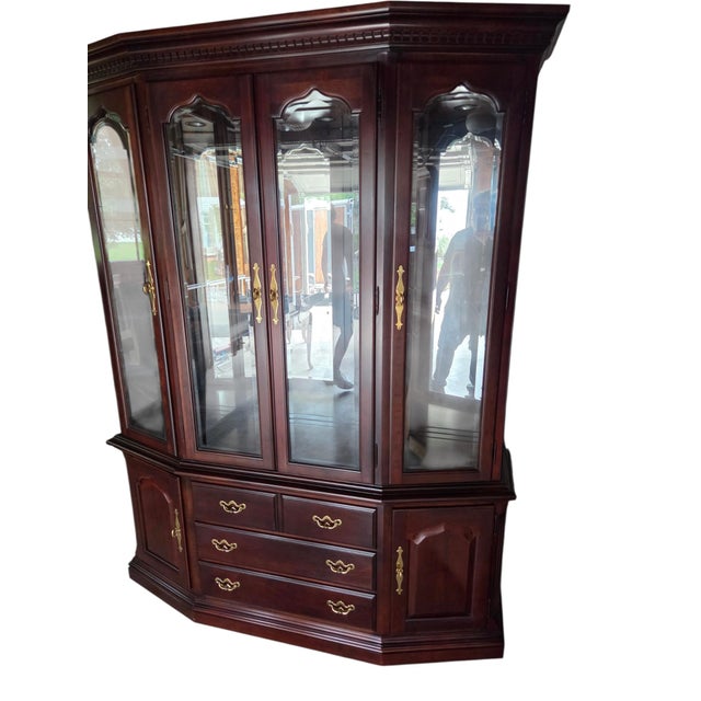 1990s 1990s Thomasville Collectors Cherry China Cabinet Breakfront Hutch Curio Chippendale For Sale - Image 5 of 13