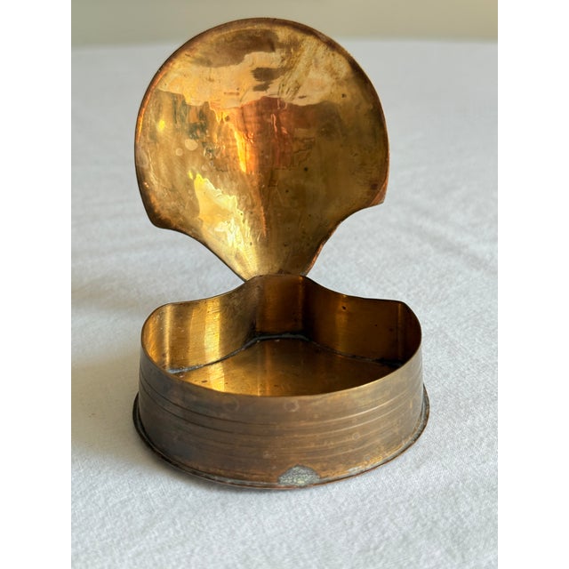 Vintage Hollywood Regency Style Brass Shell Keepsake Box For Sale In New York - Image 6 of 11