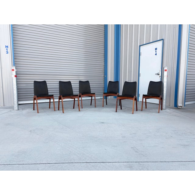 Mid-Century Modern 1970s Mid-Century Walnut & Black Vinyl Dining Chairs Attributed to Chet Beardsley For Sale - Image 3 of 15