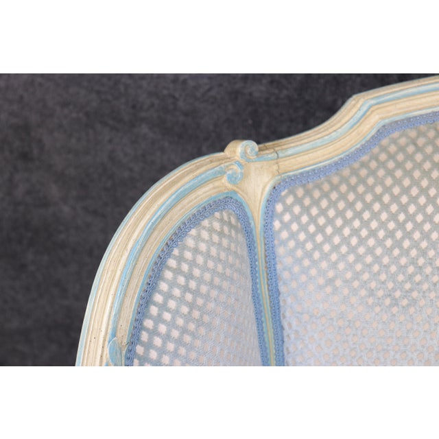 French Louis XVI Style Creme & Blue Accent Paint Decorated Chaise Lounge For Sale - Image 14 of 14
