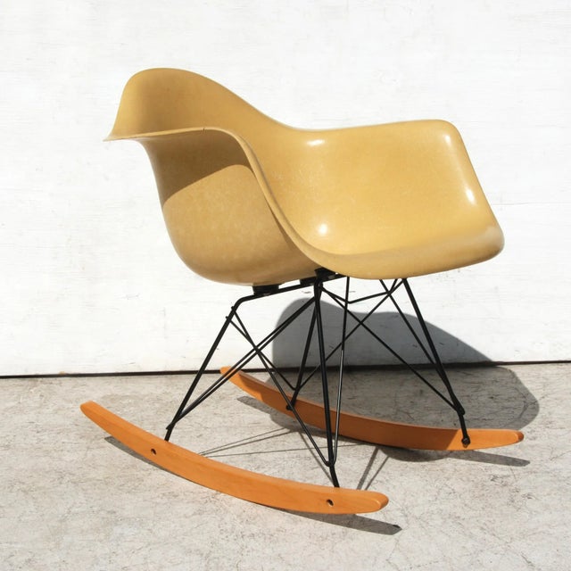 Mid-Century Modern Eames for Herman Miller Yellow Fiberglass Shell Rocker For Sale - Image 3 of 10