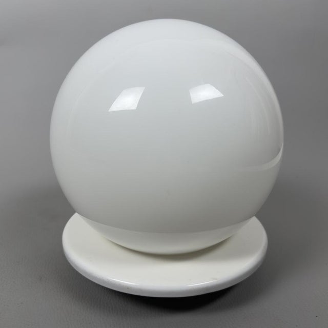 Modernist UFO Sphere Table Lamp in White Murano Glass, 1970s For Sale - Image 12 of 12